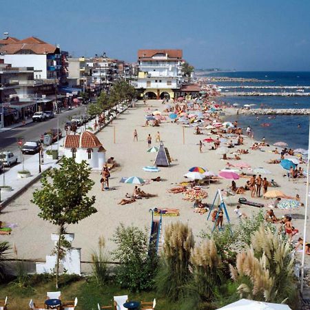 Hotel Naias Paralía Kültér fotó